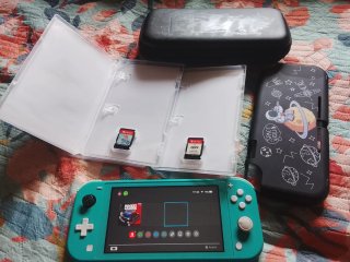 Nintendo Switch Lite Turquesa + FIFA 24 + Bakugan