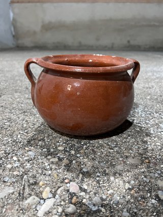 Cazuela de barro con asas