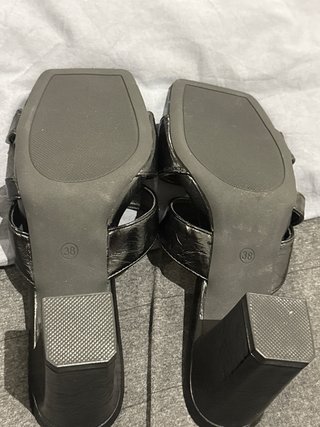 Sandalias negras de tacón ancho – Talla 38 – Nueva