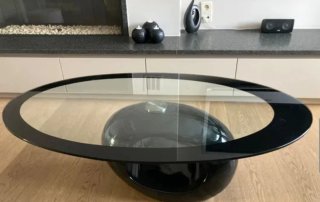 Mesa de centro ovalada de cristal  negro