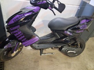 Yamaha Aerox 50cc Scooter Negra/Morada