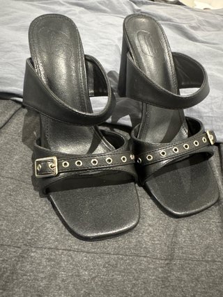 Sandalias tacón negras Talla 38 - 15 Euros