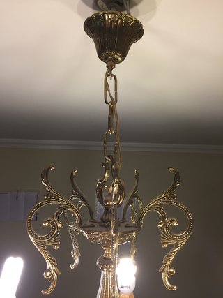 Lámpara de techo dorada