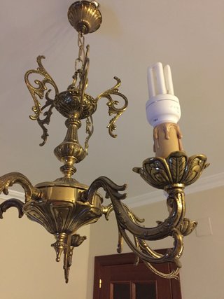 Lámpara de techo dorada