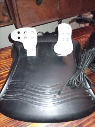 Volante y Pedales Genius para PC y play station