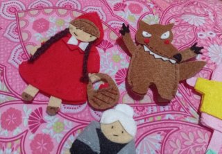 8 Marionetas de dedo hechas a mano.