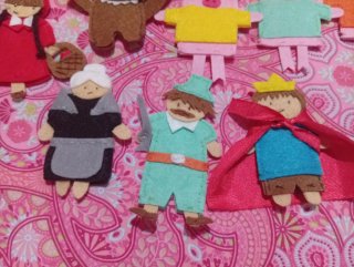 8 Marionetas de dedo hechas a mano.