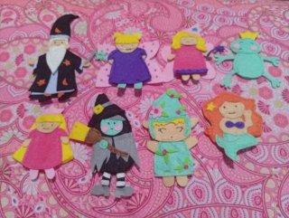 8 marionetas de dedo hechas a mano