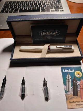 Estilográfica Conklin USA. STARDUST WHITE