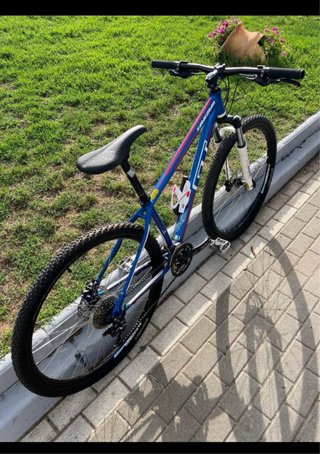Bicicleta GT Azul Montaña
