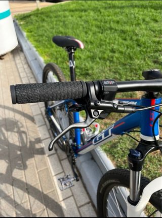 Bicicleta GT Azul Montaña