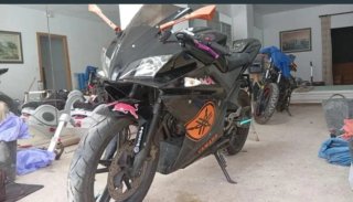 Yamaha YZF 125 R Negra