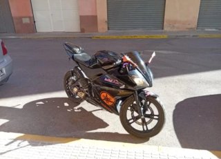 Yamaha YZF 125 R Negra