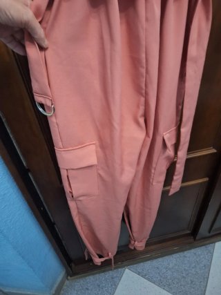 Mono de señora rosa