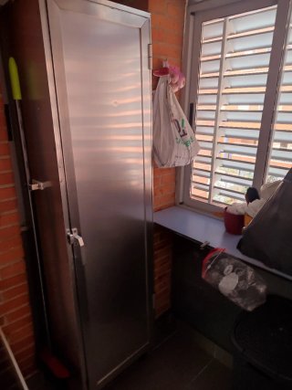 Armario dispensero de aluminio para trastero