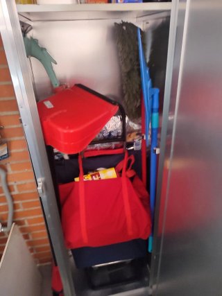 Armario dispensero de aluminio para trastero