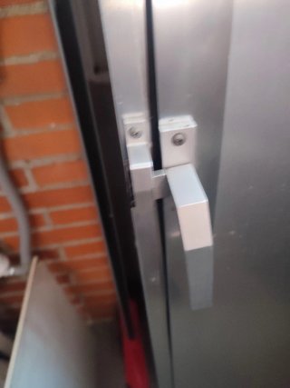Armario dispensero de aluminio para trastero