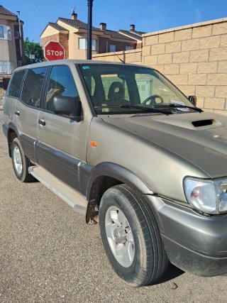 Nissan Terrano II 2003