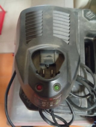 Cargador Berner con baterías