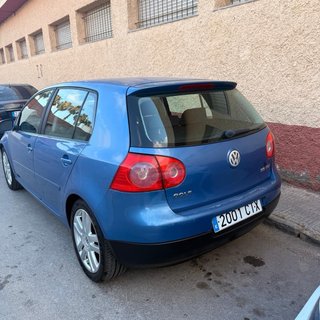Volkswagen Golf 2004