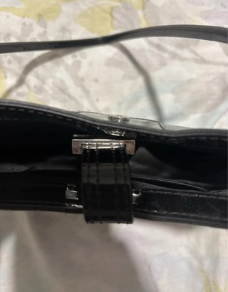 Bolso Mango negro charol