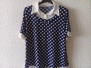 Blusa de lunares azul y blanco