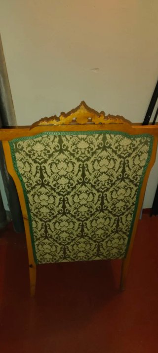 Sillón antiguo tapizado madera
