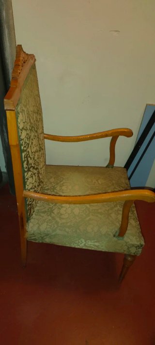 Sillón antiguo tapizado madera
