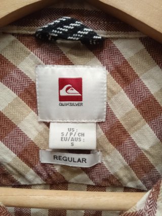 Camisa Quiksilver cuadros beige y marrón
