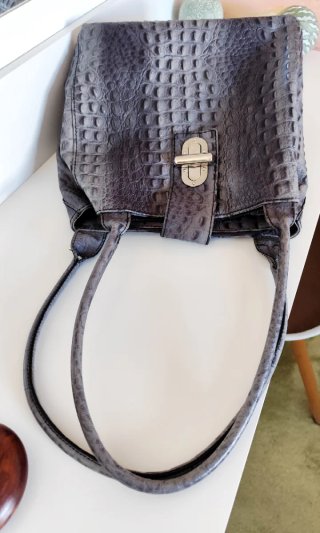 Bolso gris efecto piel cocodrilo