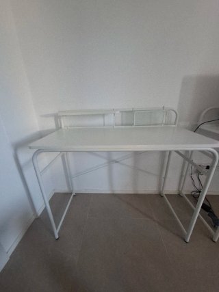 Silla y escritorio Sklum beige y blanco