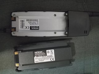 Teléfono Móvil Nokia 909 con Cargador Original