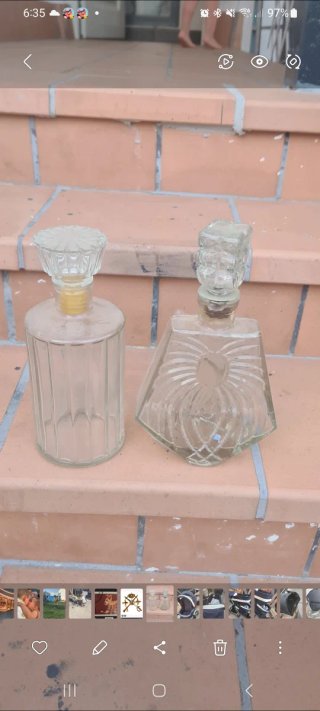 Set di 2 bottiglie di vetro antiche