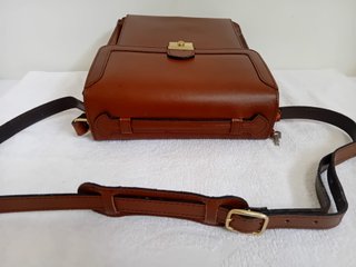 BOLSO BANDOLERA CUERO MARRON  HOMBRE