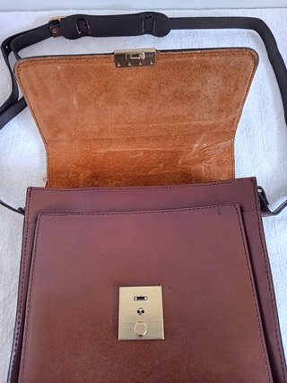 BOLSO BANDOLERA CUERO MARRON  HOMBRE