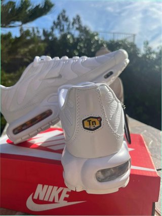Nike Air Max Plus TN Talla 40 Blancas