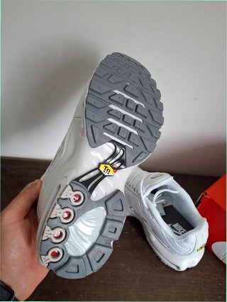 Nike Air Max Plus TN Talla 40 Blancas