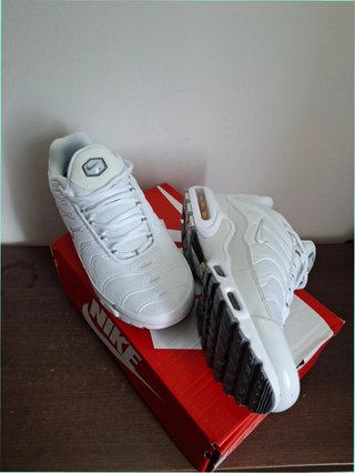 Nike Air Max Plus TN Talla 40 Blancas