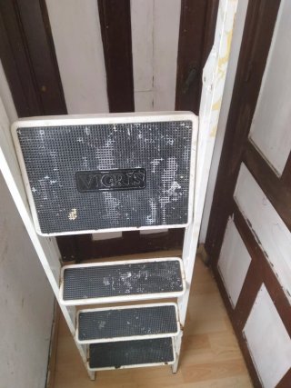 Escalera plegable 4 peldaños
