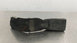 ENGANCHE CINTURON TRASERO CENTRAL MAZDA 5 BERLINA
