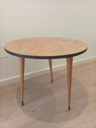 Mesa auxiliar Mid Century nórdica
