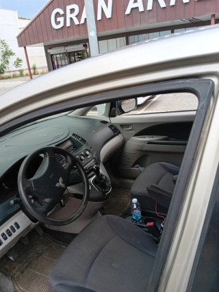 Mitsubishi Grandis 2007
