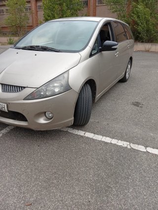Mitsubishi Grandis 2007