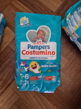 Pampers Costumino 5-6 Baby Shark