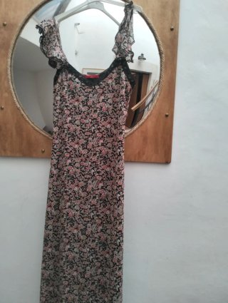 Vestito con spalline volant
