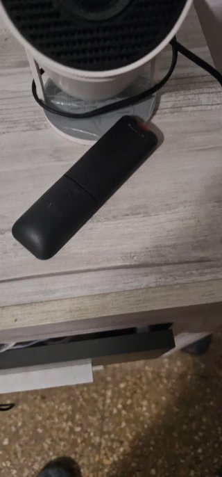 Proyector Portátil Blanco y Negro