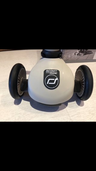 Patinete 3 ruedas Scoot and Ride casi nuevo