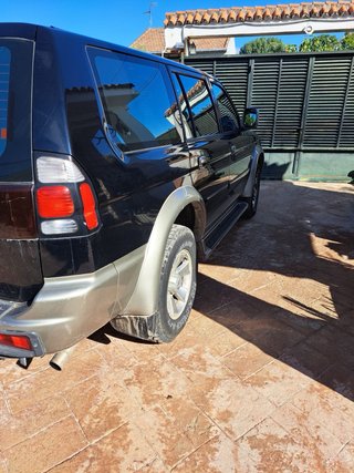 Mitsubishi Montero 2005