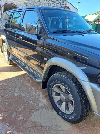 Mitsubishi Montero 2005