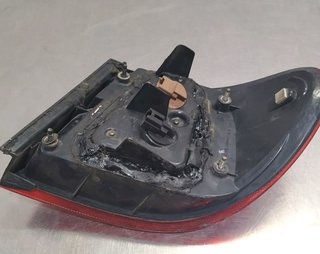 PILOTO TRASERO IZQUIERDO NISSAN PRIMERA BERL./ TR